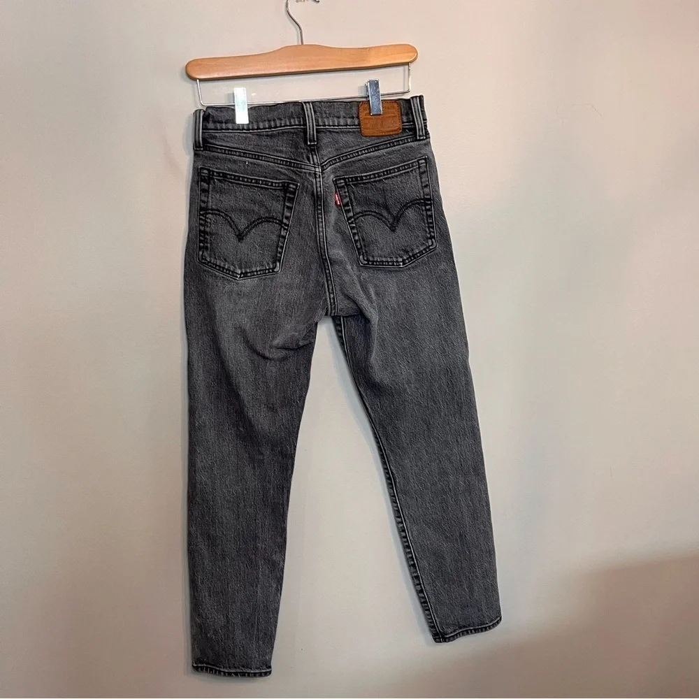 Levi Women’s Wedgie Icon Fit Straight Jean 26 - Picture 3 of 10